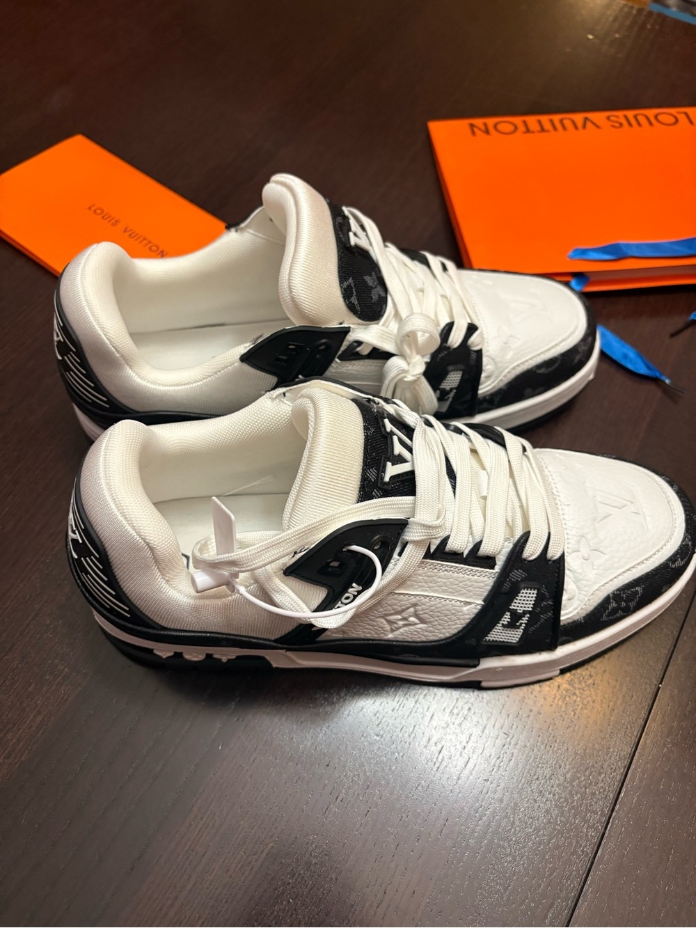 Louis Vuitton Men’s Black & White Monogram LV Low-Top Sneakers - Picture 4 of 9